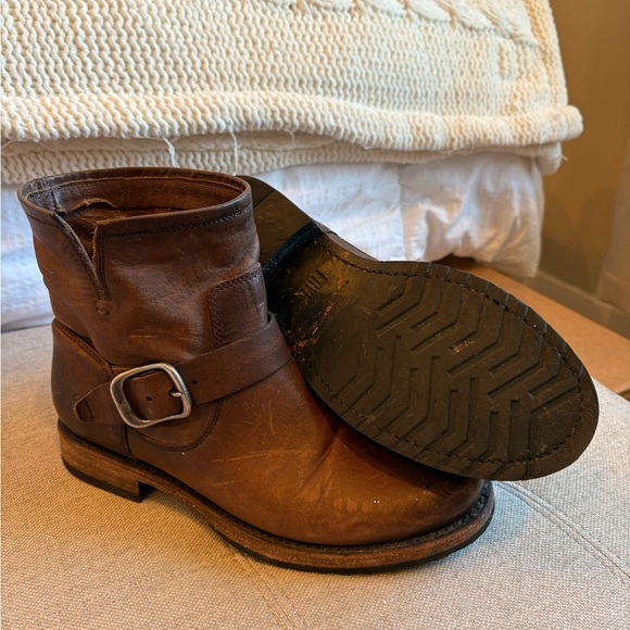 Frye Veronica Booties size 7 women’s - Picture 5 of 5